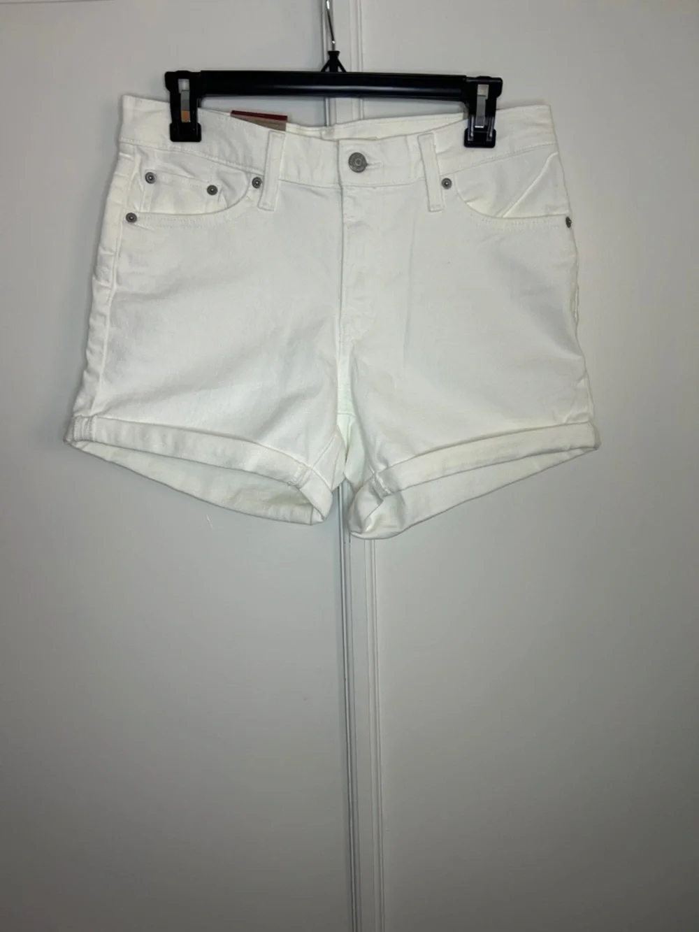 NWT Levi's White Denim Mid-Length Shorts